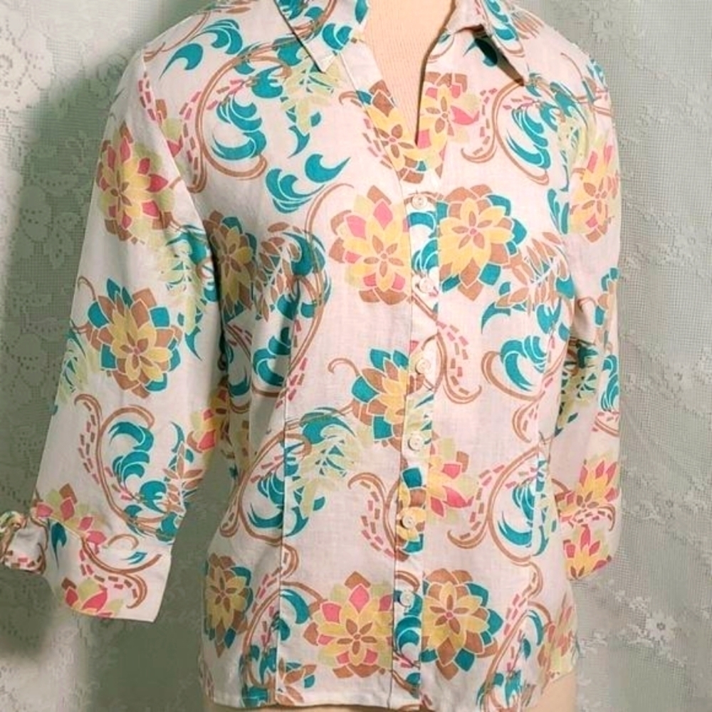 Jm collection linen blouse, 10 petite Floral design. Grannycore, costal.